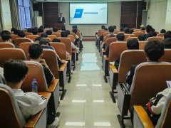 学院员代表及2023级本科生代表加入报